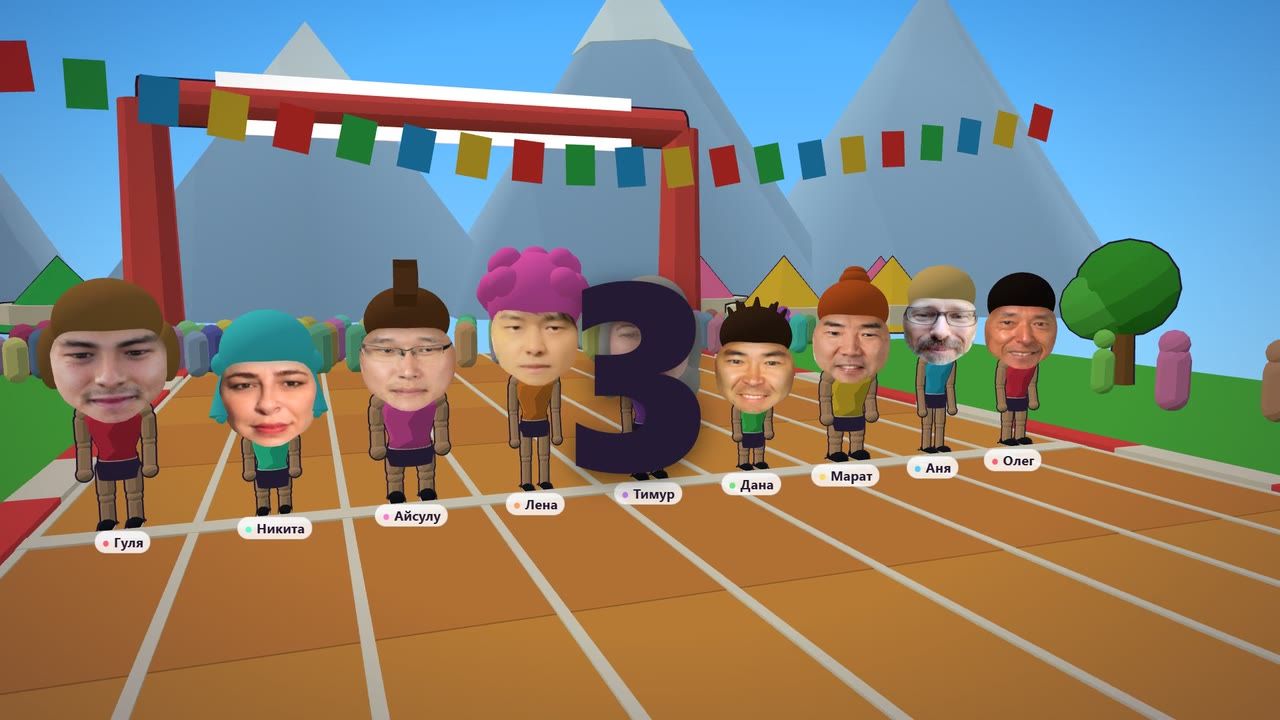 Кадр из ролика FACE RUSH: бегуны с лицами гостей на солнечной трассе
